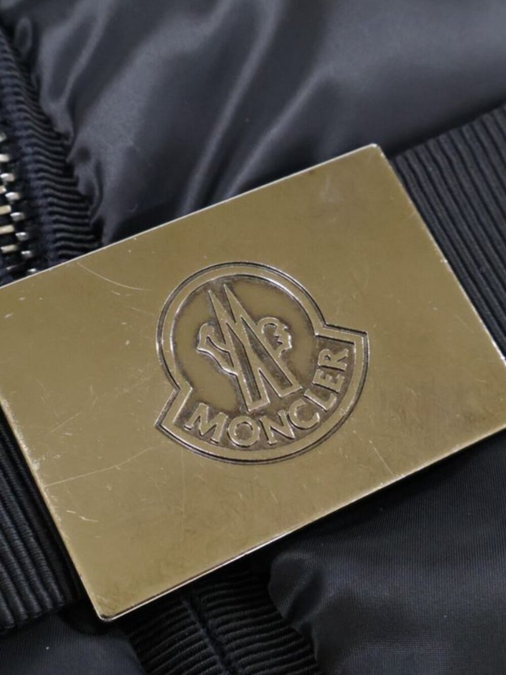 Moncler Tinuv Down with Belt - Picture 10 of 10